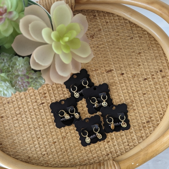 3/$20 SMILEY FACE EARRINGS - Picture 4 of 4